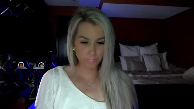 Gallery image thumbnail from Cora9's myfreecams stream on, 04/12/2023, 04:50 image 2 of 20