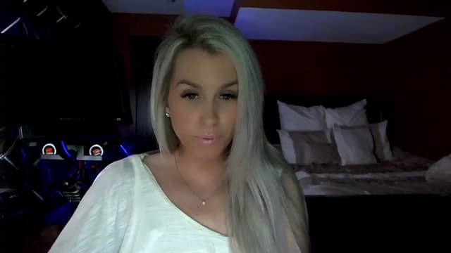 Gallery image thumbnail from Cora9's myfreecams stream on, 04/12/2023, 04:50 image 1 of 20