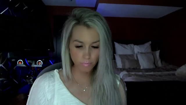 Gallery image thumbnail from Cora9's myfreecams stream on, 04/12/2023, 04:50 image 6 of 20