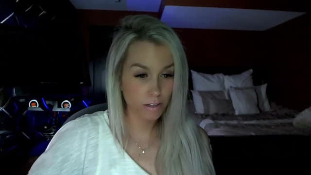 Gallery image thumbnail from Cora9's myfreecams stream on, 04/12/2023, 04:50 image 16 of 20