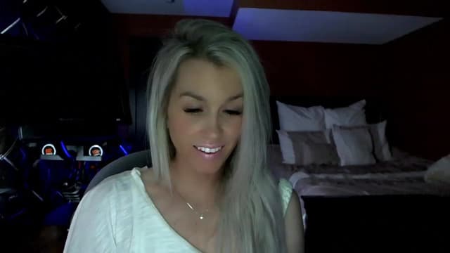 Gallery image thumbnail from Cora9's myfreecams stream on, 04/12/2023, 04:50 image 7 of 20
