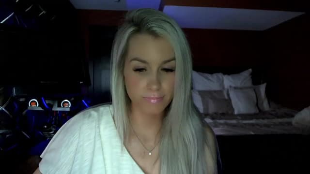 Gallery image thumbnail from Cora9's myfreecams stream on, 04/12/2023, 04:50 image 18 of 20