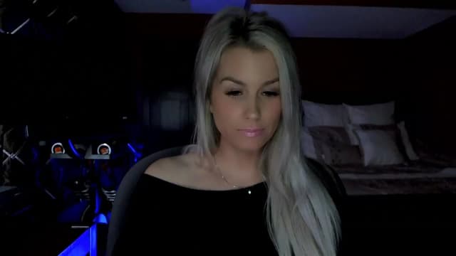 Gallery image thumbnail from Cora9's myfreecams stream on, 04/19/2023, 04:53 image 12 of 20