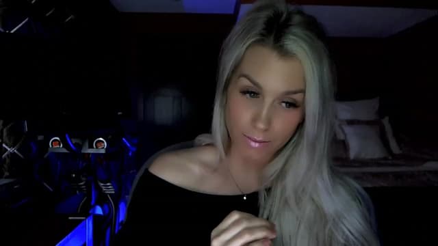 Gallery image thumbnail from Cora9's myfreecams stream on, 04/19/2023, 04:53 image 2 of 20
