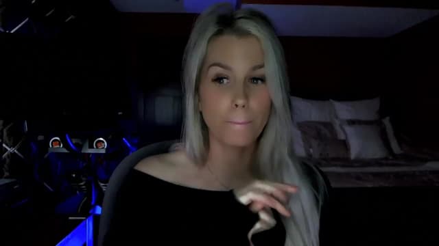 Gallery image thumbnail from Cora9's myfreecams stream on, 04/19/2023, 04:53 image 11 of 20