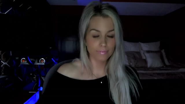 Gallery image thumbnail from Cora9's myfreecams stream on, 04/19/2023, 04:53 image 9 of 20