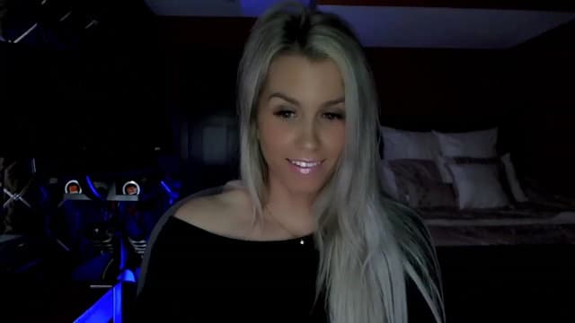 Gallery image thumbnail from Cora9's myfreecams stream on, 04/19/2023, 04:53 image 3 of 20