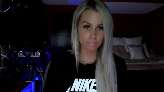 Gallery image thumbnail from Cora9's myfreecams stream on, 04/20/2023, 05:01 image 2 of 20