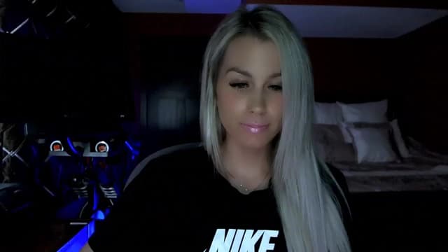 Gallery image thumbnail from Cora9's myfreecams stream on, 04/20/2023, 05:01 image 8 of 20