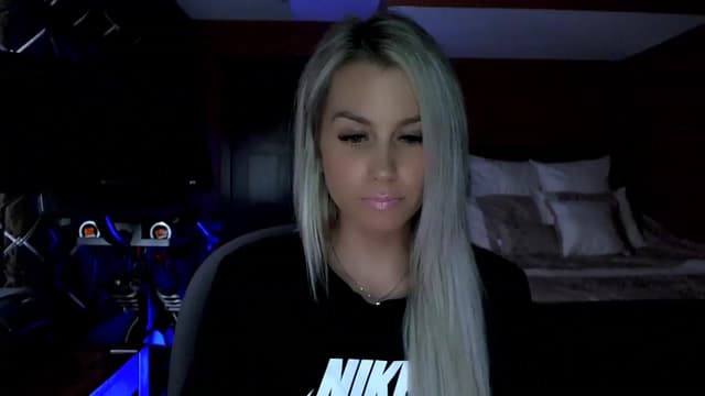 Gallery image thumbnail from Cora9's myfreecams stream on, 04/20/2023, 05:01 image 9 of 20