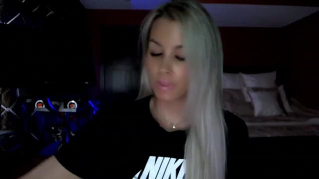 Gallery image thumbnail from Cora9's myfreecams stream on, 04/20/2023, 05:01 image 3 of 20