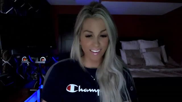 Gallery image thumbnail from Cora9's myfreecams stream on, 05/02/2023, 04:17 image 4 of 20