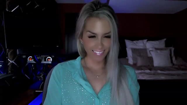 Gallery image thumbnail from Cora9's myfreecams stream on, 05/10/2023, 04:52 image 3 of 20