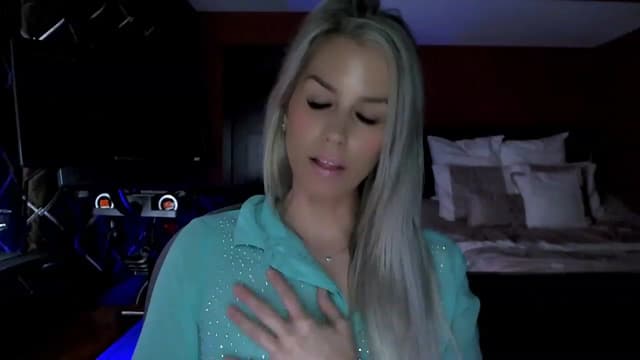 Gallery image thumbnail from Cora9's myfreecams stream on, 05/10/2023, 04:52 image 8 of 20