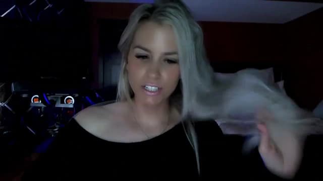 Gallery image thumbnail from Cora9's myfreecams stream on, 05/17/2023, 04:49 image 12 of 20