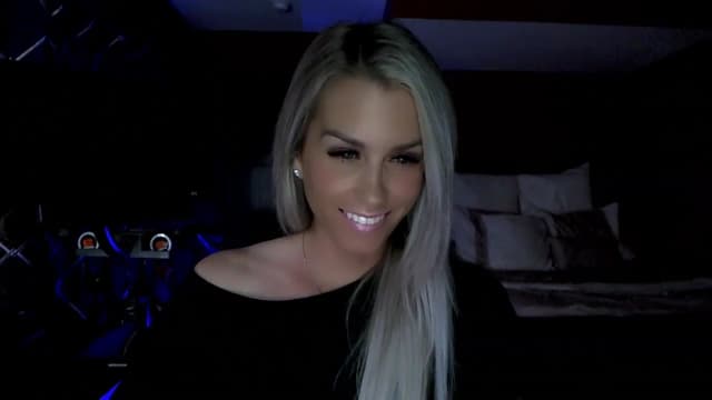 Gallery image thumbnail from Cora9's myfreecams stream on, 06/01/2023, 04:32 image 3 of 20