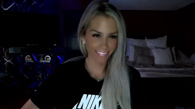 Gallery image thumbnail from Cora9's myfreecams stream on, 06/06/2023, 05:36 image 4 of 20