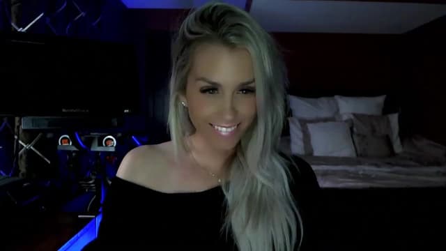 Gallery image thumbnail from Cora9's myfreecams stream on, 06/13/2023, 05:14 image 4 of 20