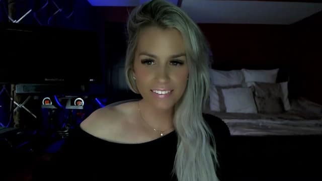 Gallery image thumbnail from Cora9's myfreecams stream on, 06/13/2023, 05:14 image 17 of 20