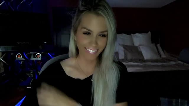 Gallery image thumbnail from Cora9's myfreecams stream on, 06/21/2023, 05:07 image 2 of 20