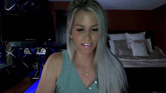 Gallery image thumbnail from Cora9's myfreecams stream on, 08/09/2023, 05:07 image 2 of 20