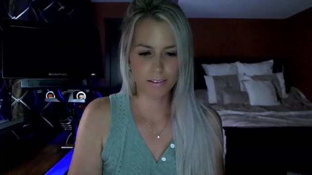 Gallery image thumbnail from Cora9's myfreecams stream on, 08/09/2023, 05:07 image 15 of 20