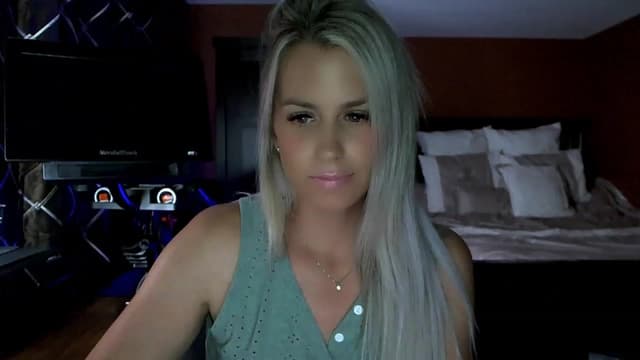 Gallery image thumbnail from Cora9's myfreecams stream on, 08/09/2023, 05:07 image 3 of 20