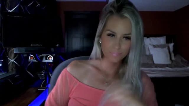 Gallery image thumbnail from Cora9's myfreecams stream on, 08/11/2023, 04:16 image 9 of 20