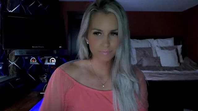 Gallery image thumbnail from Cora9's myfreecams stream on, 08/11/2023, 04:16 image 1 of 20