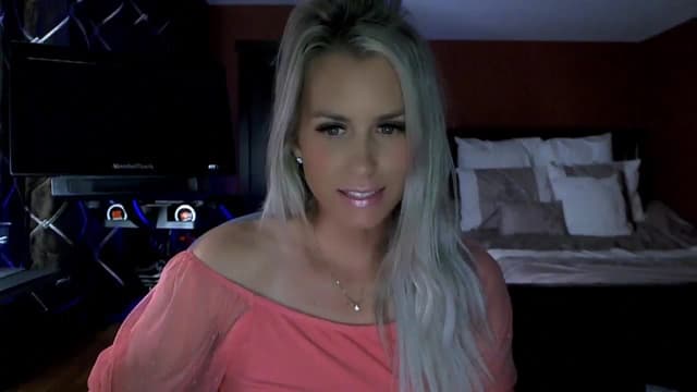 Gallery image thumbnail from Cora9's myfreecams stream on, 08/11/2023, 04:16 image 7 of 20