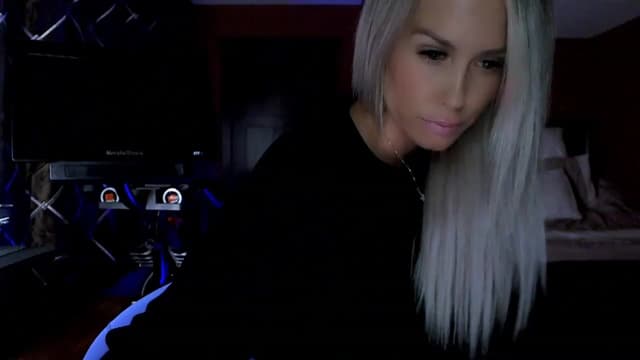 Gallery image thumbnail from Cora9's myfreecams stream on, 08/18/2023, 05:40 image 15 of 20