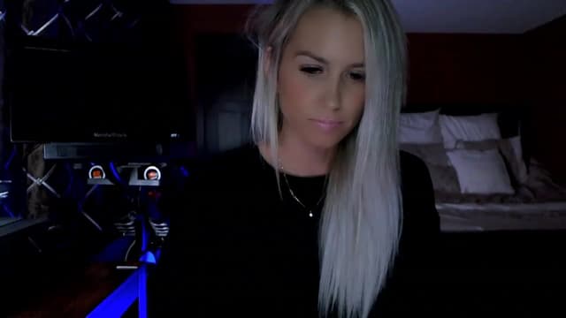 Gallery image thumbnail from Cora9's myfreecams stream on, 08/18/2023, 05:40 image 6 of 20