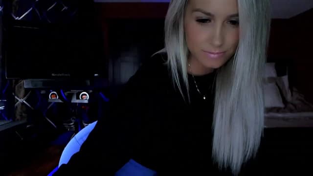 Gallery image thumbnail from Cora9's myfreecams stream on, 08/18/2023, 05:40 image 10 of 20
