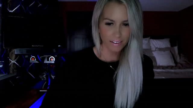 Gallery image thumbnail from Cora9's myfreecams stream on, 08/18/2023, 05:40 image 17 of 20