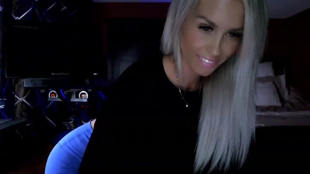 Gallery image thumbnail from Cora9's myfreecams stream on, 08/18/2023, 05:40 image 2 of 20