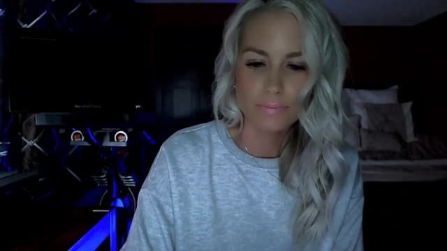 Gallery image thumbnail from Cora9's myfreecams stream on, 08/19/2023, 05:23 image 7 of 20