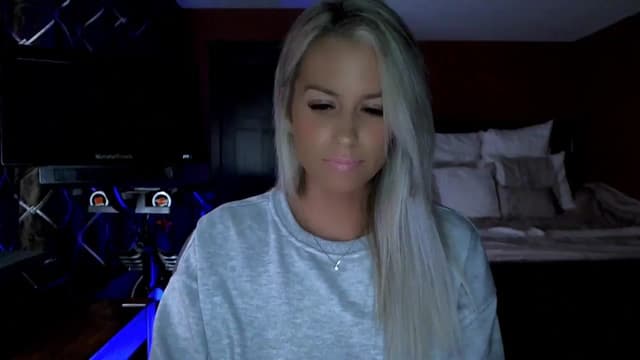 Gallery image thumbnail from Cora9's myfreecams stream on, 08/31/2023, 04:10 image 17 of 20