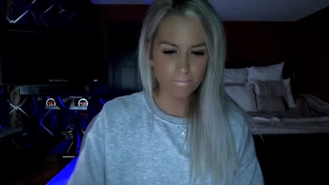 Gallery image thumbnail from Cora9's myfreecams stream on, 08/31/2023, 04:10 image 12 of 20