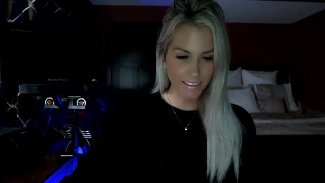 Gallery image thumbnail from Cora9's myfreecams stream on, 09/13/2023, 04:20 image 18 of 20