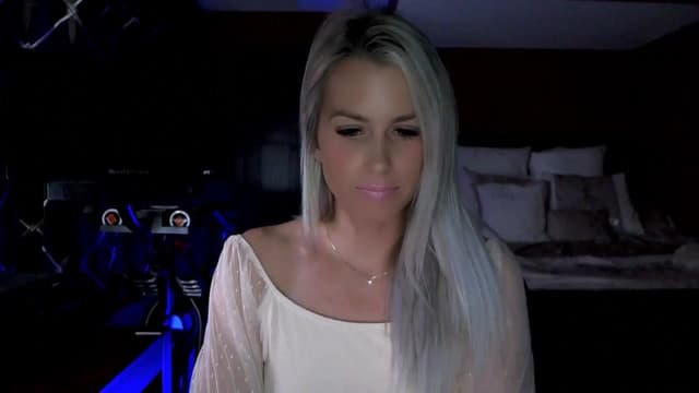 Gallery image thumbnail from Cora9's myfreecams stream on, 09/19/2023, 06:47 image 9 of 20