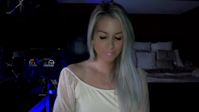 Gallery image thumbnail from Cora9's myfreecams stream on, 09/19/2023, 06:47 image 2 of 20