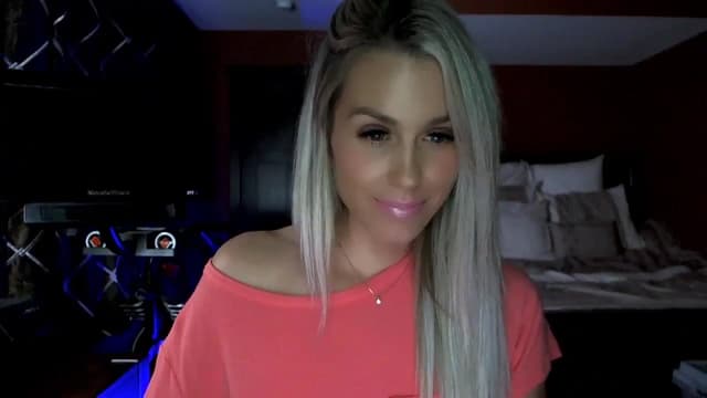 Gallery image thumbnail from Cora9's myfreecams stream on, 10/03/2023, 04:58 image 13 of 20