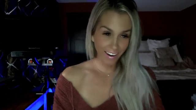 Gallery image thumbnail from Cora9's myfreecams stream on, 10/10/2023, 04:27 image 7 of 20