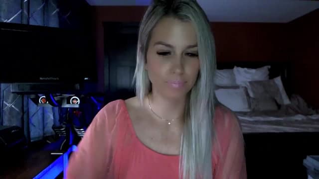 Gallery image thumbnail from Cora9's myfreecams stream on, 10/11/2023, 20:45 image 17 of 20