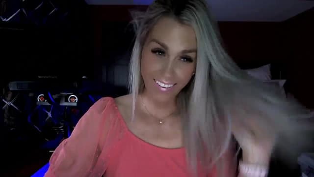Gallery image thumbnail from Cora9's myfreecams stream on, 10/13/2023, 03:44 image 4 of 20