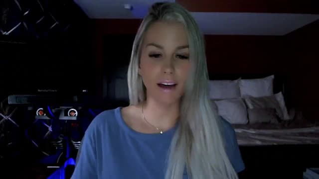 Gallery image thumbnail from Cora9's myfreecams stream on, 10/19/2023, 04:23 image 7 of 20