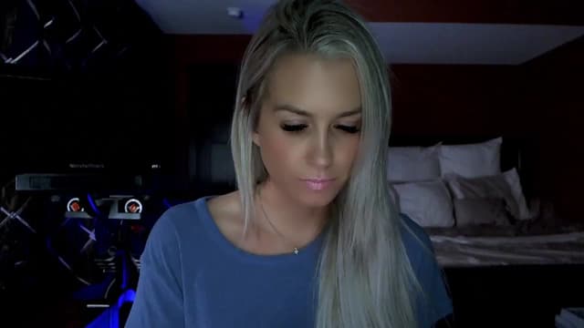 Gallery image thumbnail from Cora9's myfreecams stream on, 10/19/2023, 04:23 image 3 of 20