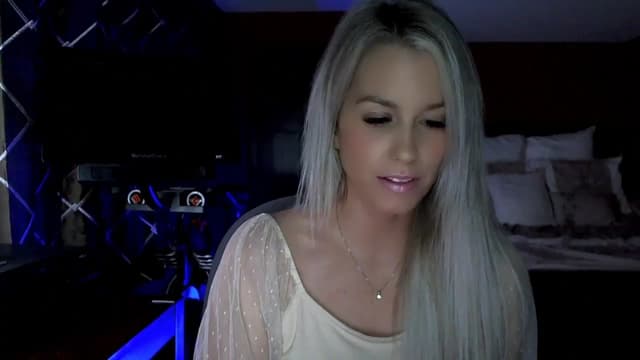 Gallery image thumbnail from Cora9's myfreecams stream on, 11/04/2023, 03:54 image 11 of 20