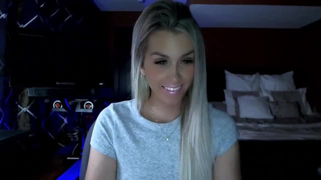 Gallery image thumbnail from Cora9's myfreecams stream on, 11/20/2023, 05:18 image 7 of 20