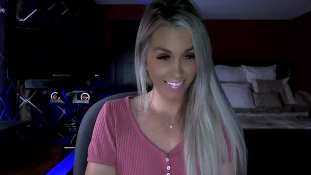 Gallery image thumbnail from Cora9's myfreecams stream on, 12/13/2023, 05:23 image 6 of 20